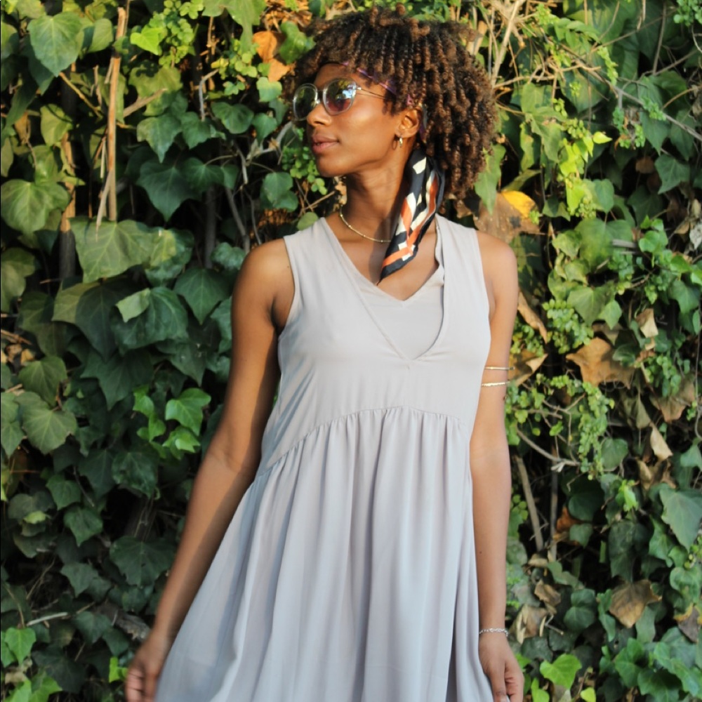 CHIC GRAY SLEEVELESS MIDI DRESS